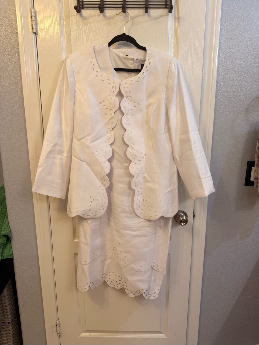 Ashro White Scalloped Edge Blazer Jacket